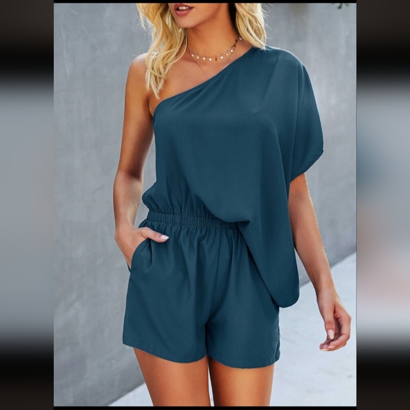 SHEIN Pants - 0884 SHEIN One Shoulder Batwing Sleeve Romper Size XL